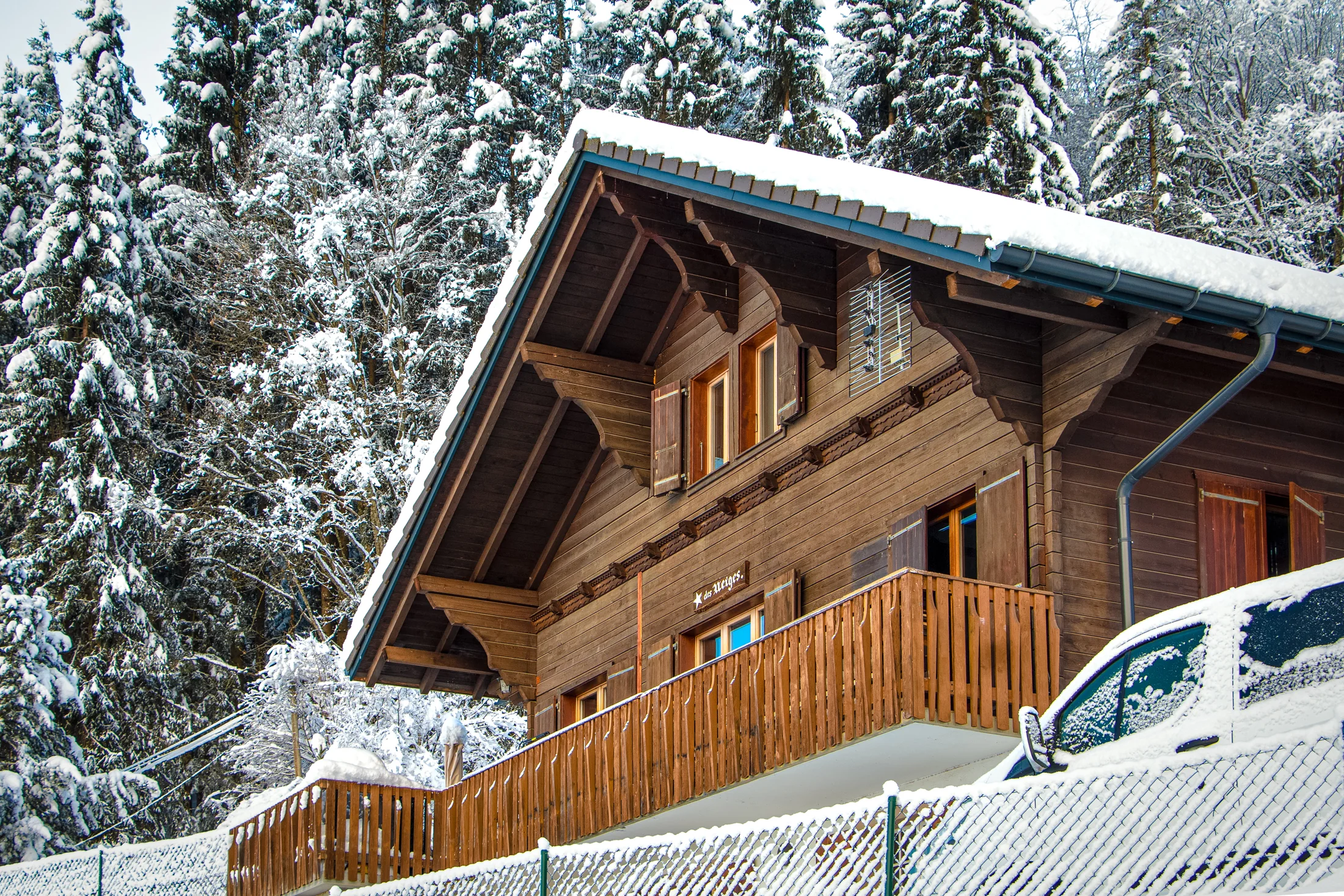 Chalet enneigé à Troistorrents